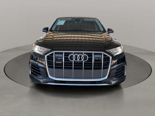 Mythos Black Metallic 2023 Audi Q7 45 Premium Plus
