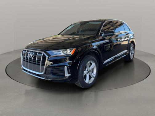 Mythos Black Metallic 2023 Audi Q7 45 Premium Plus