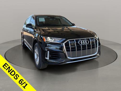 Mythos Black Metallic 2023 Audi Q7 45 Premium Plus