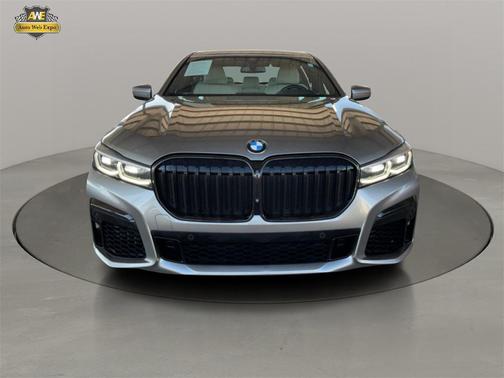 2022 BMW 740 i xDrive