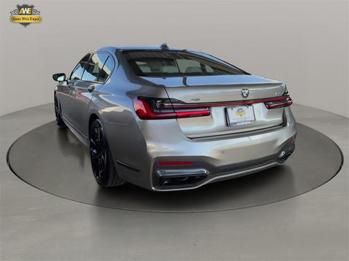 2022 BMW 740 i xDrive