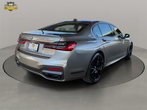 2022 BMW 740 i xDrive