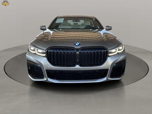 2022 BMW 740 i xDrive