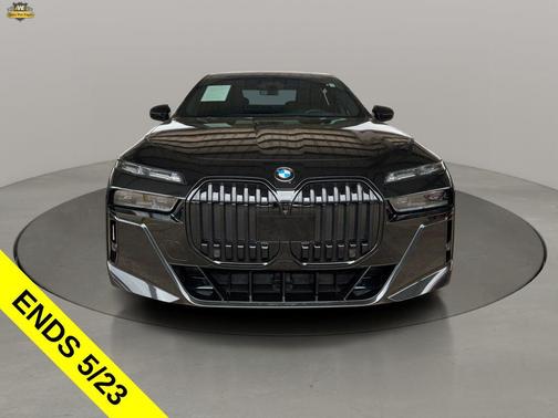 Black Sapphire Metallic 2023 BMW 740 i