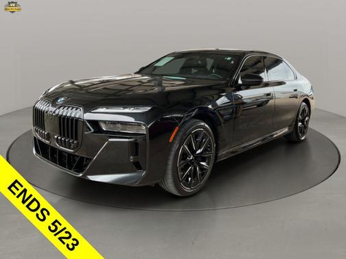 Black Sapphire Metallic 2023 BMW 740 i
