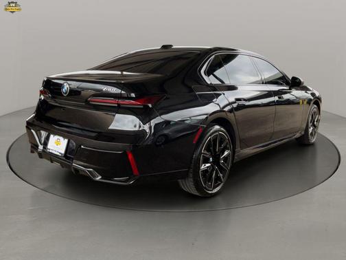 Black Sapphire Metallic 2023 BMW 740 i