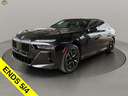 Black Sapphire Metallic 2023 BMW 740 i