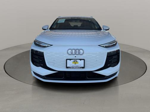Glacier White Metallic 2025 Audi Q6 e-tron Premium Plus