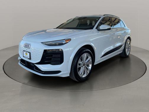 Glacier White Metallic 2025 Audi Q6 e-tron Premium Plus