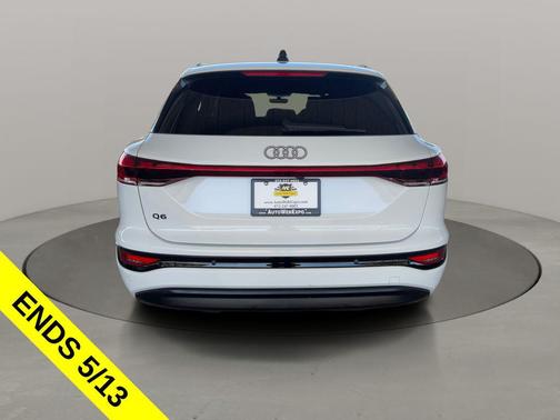 Glacier White Metallic 2025 Audi Q6 e-tron Premium Plus
