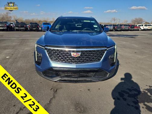 2024 Cadillac XT4 Premium Luxury