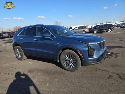 2024 Cadillac XT4 Premium Luxury