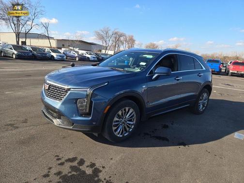 2024 Cadillac XT4 Premium Luxury