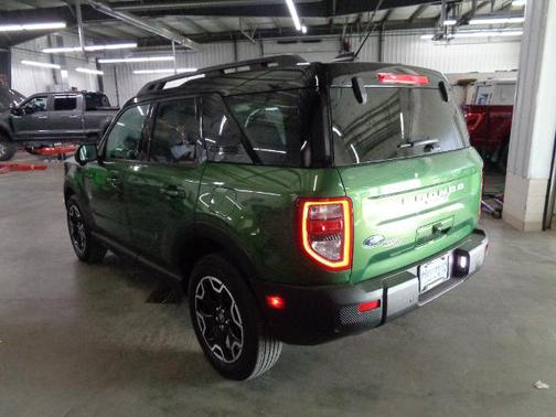 ERUPTION GREEN METALLIC 2025 Ford Bronco Sport OUTER BANKS
