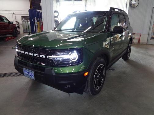 ERUPTION GREEN METALLIC 2025 Ford Bronco Sport OUTER BANKS