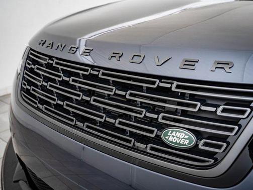 2026 Land Rover Range Rover Velar P250 SE R-Dynamic