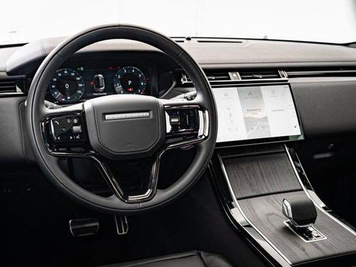 2026 Land Rover Range Rover Velar P250 SE R-Dynamic