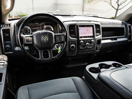 Diamond Black Crystal Pearlcoat 2023 RAM 1500 Tradesman