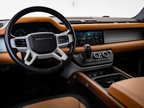 2024 Land Rover Defender 110 P400 X-Dynamic SE