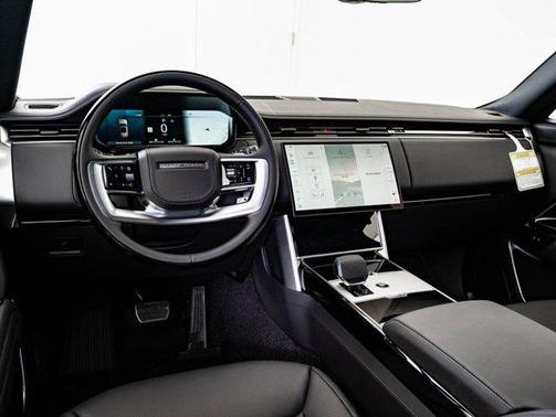 Ostuni Pearl White Premium Metallic 2026 Land Rover Range Rover P400 SE