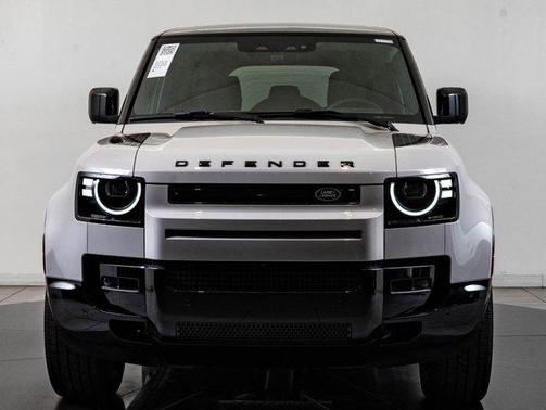 2026 Land Rover Defender P500 X-Dynamic SE