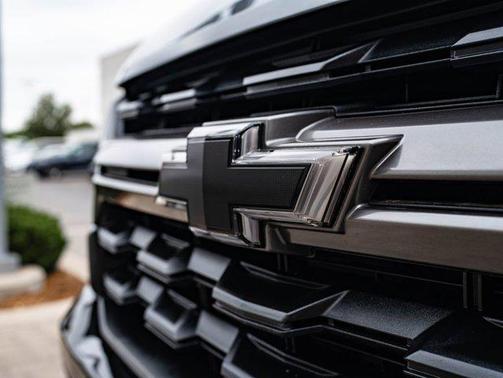 Steel Metallic 2022 Chevrolet Colorado Z71
