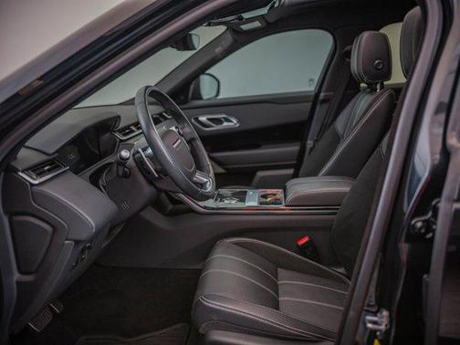 Black 2019 Land Rover Range Rover Velar R-Dynamic SE