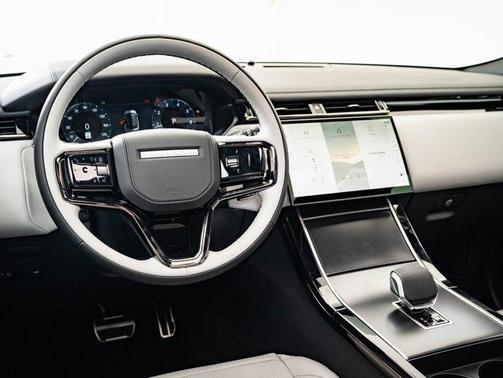 2026 Land Rover Range Rover Velar P250 SE R-Dynamic