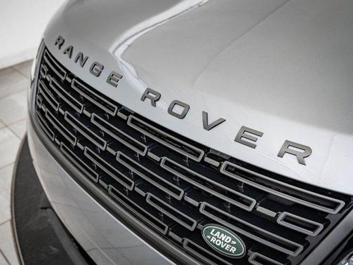 2026 Land Rover Range Rover Velar P250 SE R-Dynamic