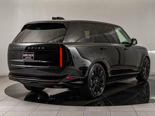 Santorini Black Metallic 2025 Land Rover Range Rover P400 SE 7 Seat