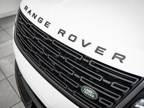2026 Land Rover Range Rover Velar P400 Dynamic SE