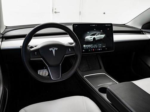 2023 Tesla Model 3 Performance