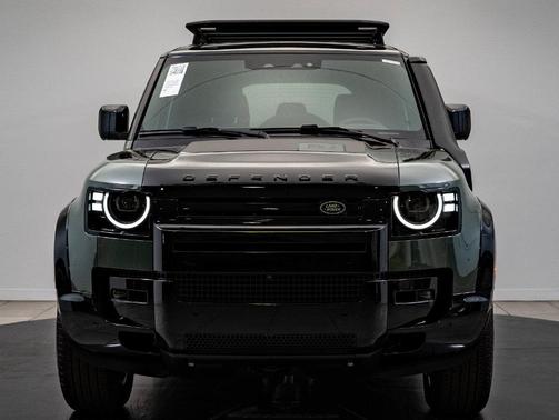 Keswick Green Metallic 2026 Land Rover Defender P400 Trophy Edition Keswick