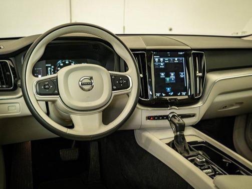 2019 Volvo XC60 T6 Momentum