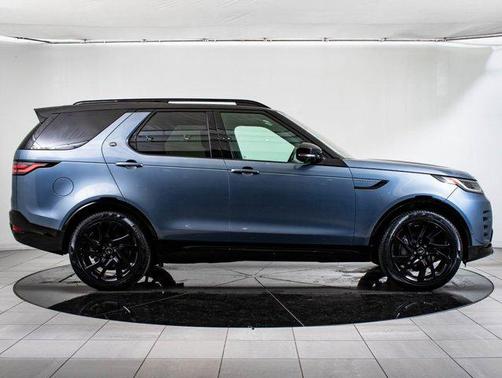 2023 Land Rover Discovery P300 S R-Dynamic