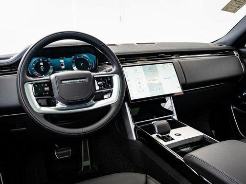 Santorini Black Metallic 2026 Land Rover Range Rover P400 SE