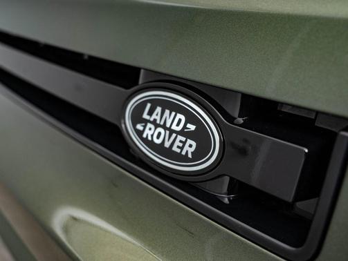 Woolstone Green Metallic 2026 Land Rover Defender P400 X-Dynamic SE