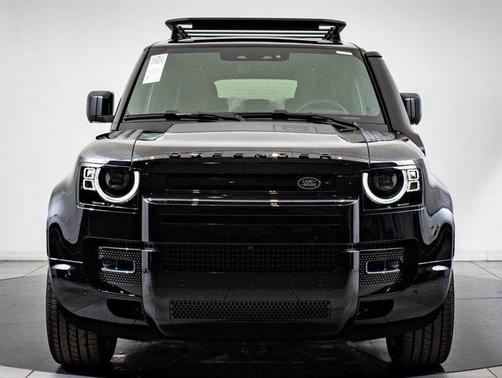 2025 Land Rover Defender 130 P400 X-Dynamic SE