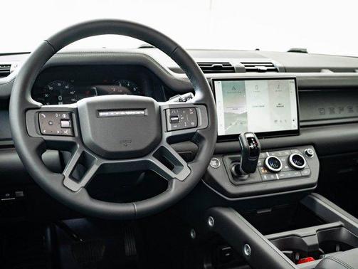 2025 Land Rover Defender 130 P400 X-Dynamic SE