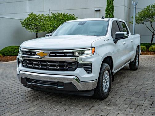 Summit White 2023 Chevrolet Silverado 1500 LT