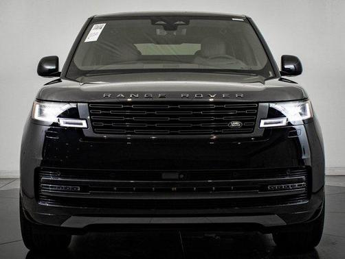 2025 Land Rover Range Rover P550e SE