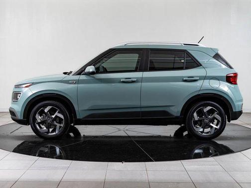 Mirage Green 2025 Hyundai VENUE SEL