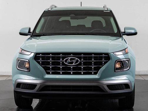Mirage Green 2025 Hyundai VENUE SEL