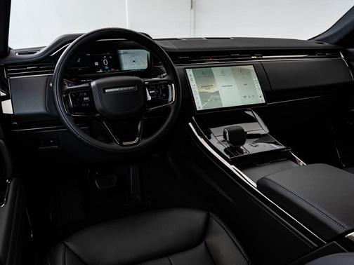 Santorini Black Metallic 2026 Land Rover Range Rover Sport SE
