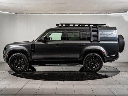 2026 Land Rover Defender P400 Outbound