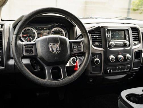 2018 RAM 2500 Tradesman Crew Cab 4x4 6'4' Box