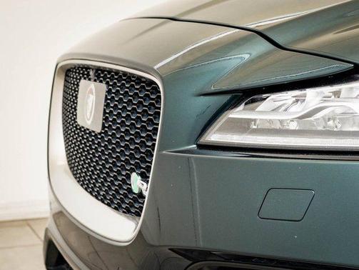 2018 Jaguar F-PACE 35t R-Sport