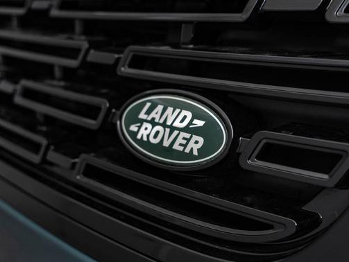 Giola Green Metallic 2026 Land Rover Range Rover Velar Belgravia Edition
