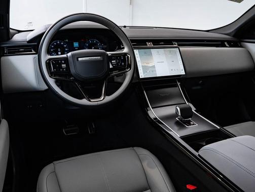 Giola Green Metallic 2026 Land Rover Range Rover Velar Belgravia Edition