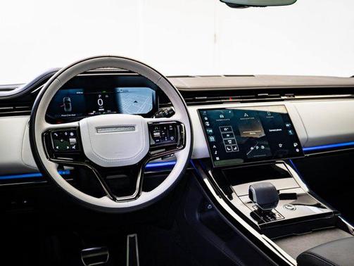 2025 Land Rover Range Rover Sport SE